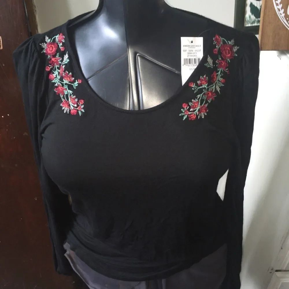 American Eagle embroidered boho long sleeve black M shirt